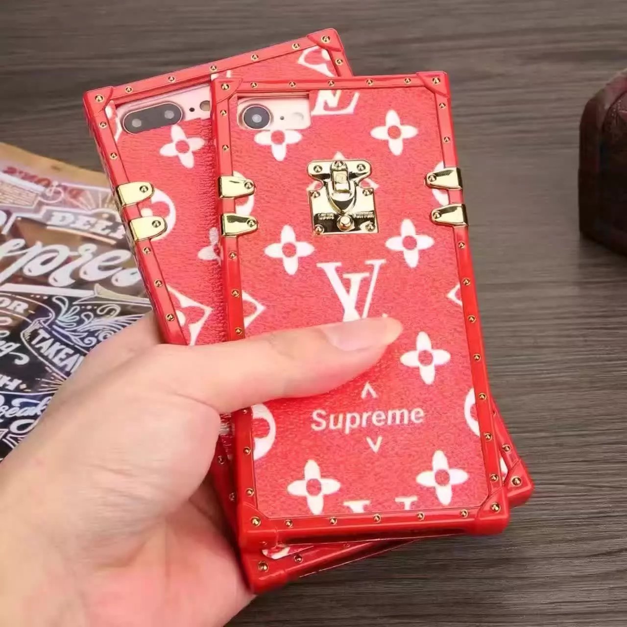 Supreme iphone8カバー ブランド ルイビトン